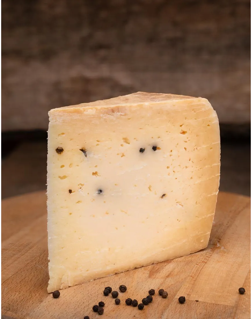 AGED CHEESE WITH BLACK PEPPER GR 300